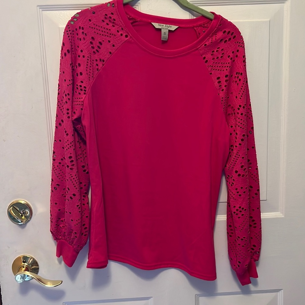 Fuschia top with detail sleeves